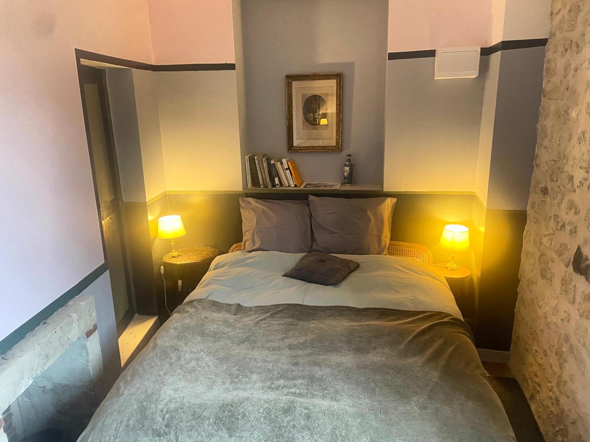 Tour St Sauveur Appartement *