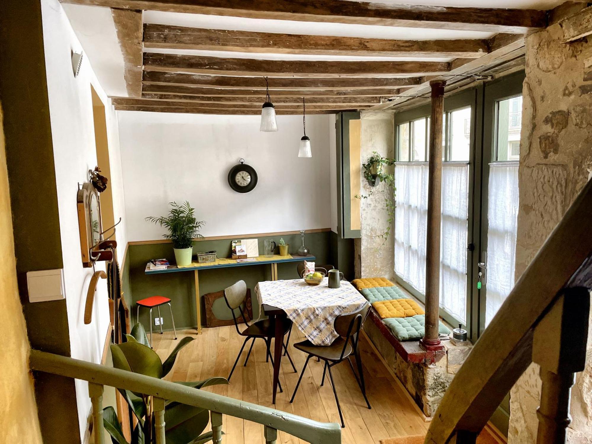 Tour St Sauveur Appartement *